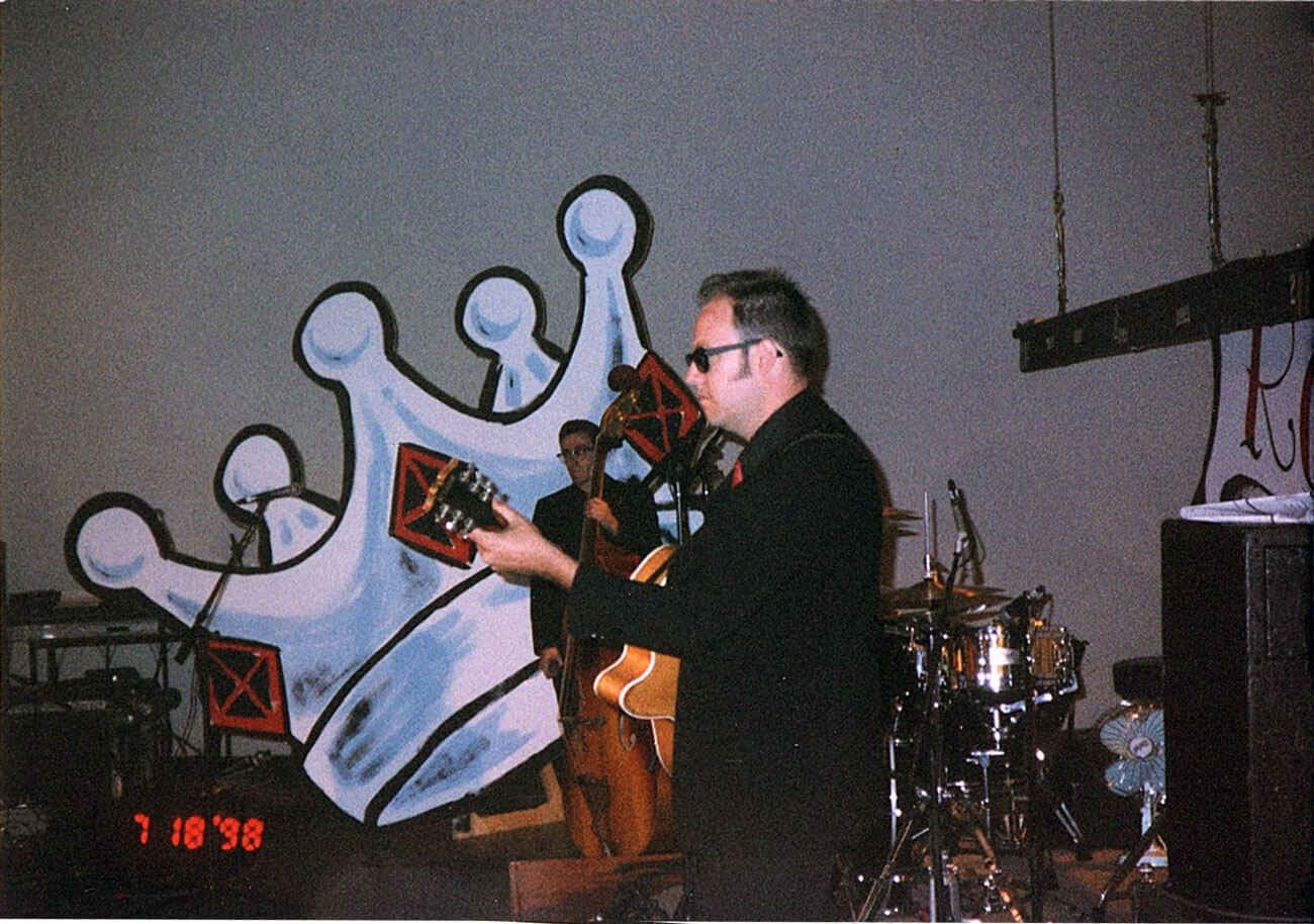 Australia TV Appearance - 1998 (VIDEO)