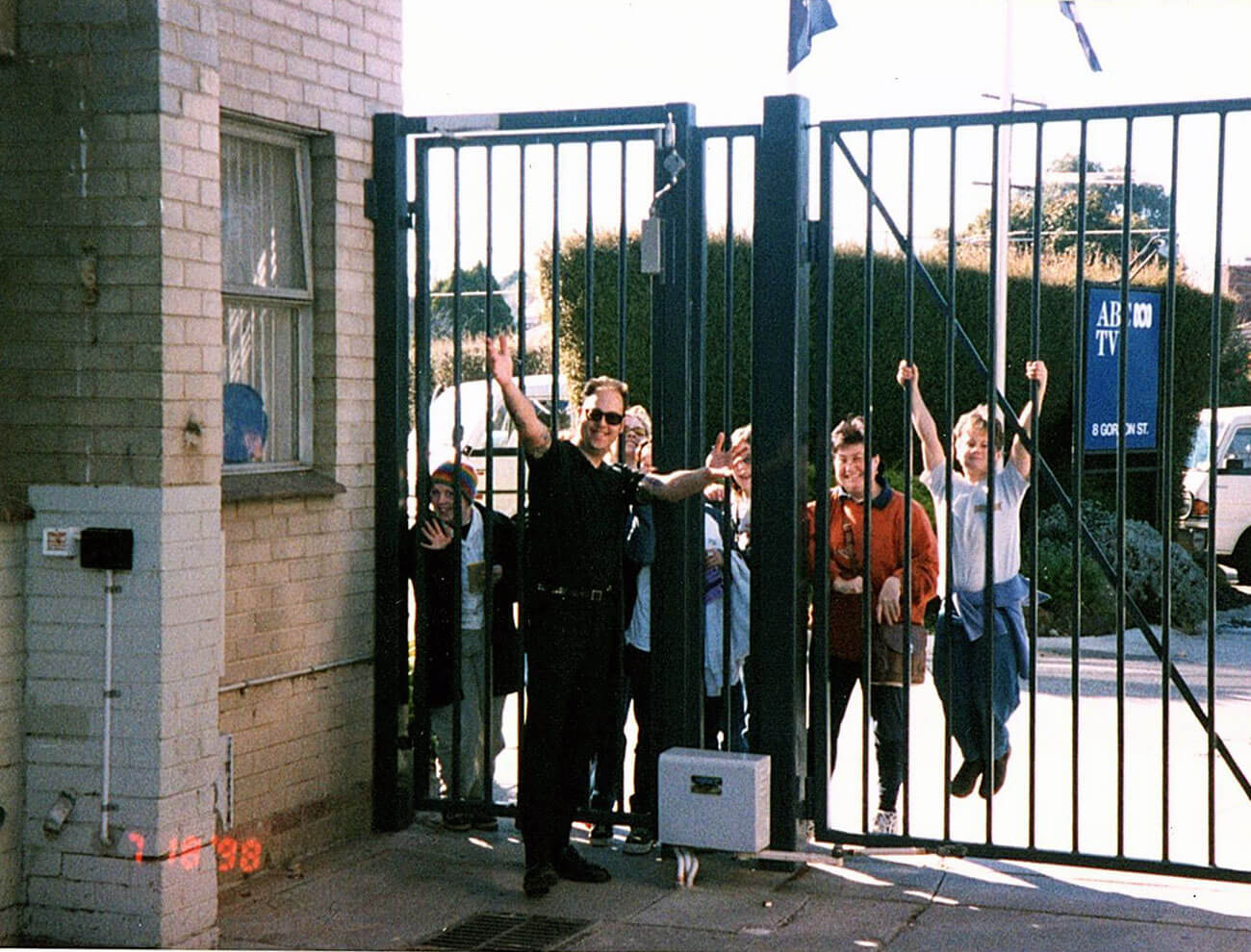 Australia TV Appearance - 1998 (VIDEO)